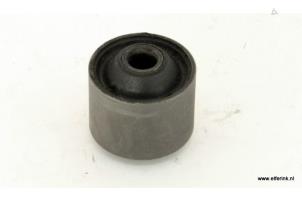 Nieuwe Reactiestang Rubber links-achter Saab 900 Prijs € 4,84 Inclusief btw aangeboden door Auto Demontage Elferink B.V.