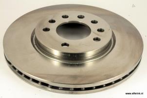 Nieuwe Remschijf voor Saab 900 Prijs € 60,50 Inclusief btw aangeboden door Auto Demontage Elferink B.V.