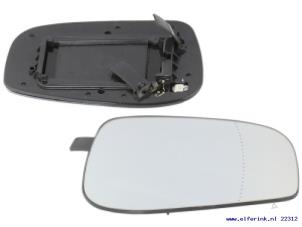 Nieuwe Spiegelglas rechts Volvo S60 Prijs € 28,00 Inclusief btw aangeboden door Auto Demontage Elferink B.V.