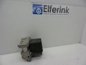 Gebruikte ABS Pomp Volvo 960 I 3.0i 24V Prijs € 100,00 Margeregeling aangeboden door Auto Demontage Elferink B.V.
