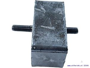 Nieuwe Versnellingsbak Rubber Volvo 9-Serie Prijs € 15,13 Inclusief btw aangeboden door Auto Demontage Elferink B.V.