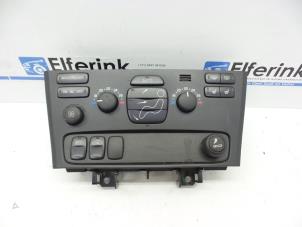 Gebruikte Chaufage Bedieningspaneel Volvo V70 (SW) 2.4 D5 20V Prijs € 50,00 Margeregeling aangeboden door Auto Demontage Elferink B.V.