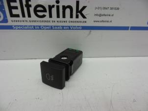 Gebruikte Schakelaar Mistlamp Saab 9-5 Estate (YS3E) 3.0 TiD V6 24V Prijs € 25,00 Margeregeling aangeboden door Auto Demontage Elferink B.V.