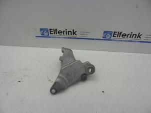 Gebruikte Motorrubber Volvo V40 (MV) 2.0 D4 20V Prijs € 25,00 Margeregeling aangeboden door Auto Demontage Elferink B.V.