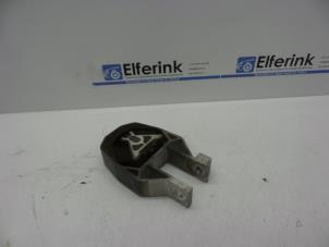 Gebruikte Motorrubber Volvo V40 (MV) 2.0 D4 20V Prijs € 25,00 Margeregeling aangeboden door Auto Demontage Elferink B.V.