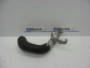 Gebruikte Intercooler Buis Volvo V40 (MV) 2.0 D4 20V Prijs € 40,00 Margeregeling aangeboden door Auto Demontage Elferink B.V.