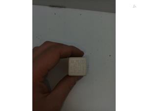 Gebruikte Relais Saab 9-3 03- Prijs € 25,00 Margeregeling aangeboden door Auto Demontage Elferink B.V.