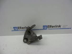 Gebruikte Motorsteun Opel Insignia 2.0 Biturbo CDTI 16V Prijs € 25,00 Margeregeling aangeboden door Auto Demontage Elferink B.V.