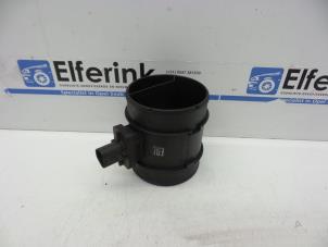 Gebruikte Luchthoeveelheidsmeter Opel Insignia 2.0 CDTI 16V 130 Ecotec Prijs € 65,00 Margeregeling aangeboden door Auto Demontage Elferink B.V.