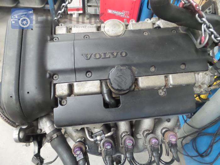 Motor Volvo V70