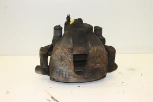 Gebruikte Remklauw (Tang) rechts-voor Volvo C30 (EK/MK) 1.6 D 16V Prijs € 50,00 Margeregeling aangeboden door Auto Demontage Elferink B.V.