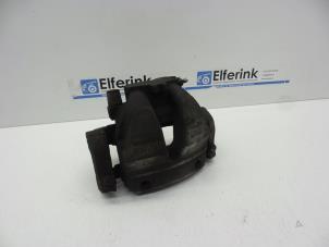 Gebruikte Remklauw (Tang) links-voor Volvo S90 II 2.0 D4 16V Prijs € 125,00 Margeregeling aangeboden door Auto Demontage Elferink B.V.