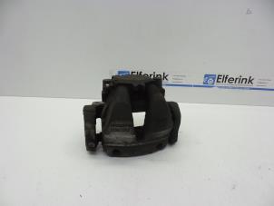 Gebruikte Remklauw (Tang) rechts-voor Volvo S90 II 2.0 D4 16V Prijs € 75,00 Margeregeling aangeboden door Auto Demontage Elferink B.V.