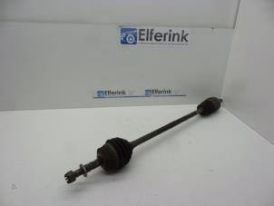 Gebruikte Homokineetas rechts-voor Opel Tigra (75) 1.6i 16V Prijs € 40,00 Margeregeling aangeboden door Auto Demontage Elferink B.V.