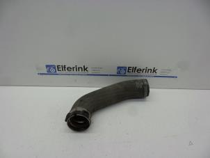Gebruikte Intercooler Slang Volvo V60 I (FW/GW) 2.0 D2 16V Prijs € 25,00 Margeregeling aangeboden door Auto Demontage Elferink B.V.