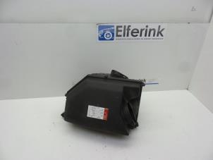 Gebruikte Luchtfilterhuis Volvo XC70 (BZ) 2.4 D5 20V AWD Prijs € 40,00 Margeregeling aangeboden door Auto Demontage Elferink B.V.