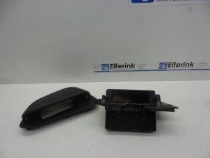 Gebruikte Display Interieur Volvo XC60 I (DZ) 2.4 D3 20V AWD Prijs € 40,00 Margeregeling aangeboden door Auto Demontage Elferink B.V.