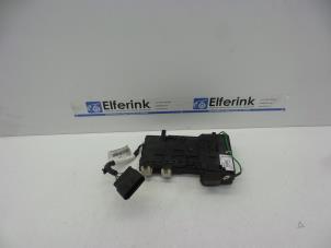 Gebruikte Zekeringkast Volvo V60 I (FW/GW) 2.4 D6 20V Plug-in Hybrid AWD Prijs € 40,00 Margeregeling aangeboden door Auto Demontage Elferink B.V.