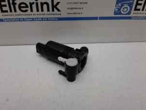 Gebruikte Ruitensproeierpomp voor Volvo XC40 (XZ) 2.0 T5 16V AWD Prijs € 25,00 Margeregeling aangeboden door Auto Demontage Elferink B.V.