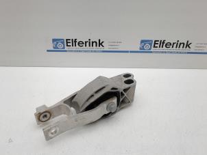 Gebruikte Motorrubber Volvo XC40 (XZ) 2.0 T5 16V AWD Prijs € 50,00 Margeregeling aangeboden door Auto Demontage Elferink B.V.