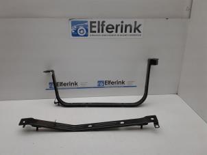 Gebruikte Tank Band Volvo XC40 (XZ) 2.0 T5 16V AWD Prijs € 50,00 Margeregeling aangeboden door Auto Demontage Elferink B.V.