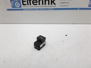 Gebruikte Schakelaar Volvo V60 I (FW/GW) 2.4 D6 20V Plug-in Hybrid AWD Prijs € 25,00 Margeregeling aangeboden door Auto Demontage Elferink B.V.