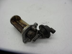 Gebruikte Gasklephuis Saab 9000 CS 3.0 V6 24V CS,CSE Prijs € 75,00 Margeregeling aangeboden door Auto Demontage Elferink B.V.