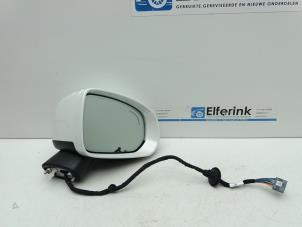 Gebruikte Buitenspiegel rechts Volvo V90 Cross Country (PZ) 2.0 D5 16V AWD Prijs € 200,00 Margeregeling aangeboden door Auto Demontage Elferink B.V.