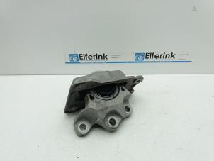 Gebruikte Motorsteun Volvo V90 Cross Country (PZ) 2.0 D5 16V AWD Prijs € 50,00 Margeregeling aangeboden door Auto Demontage Elferink B.V.