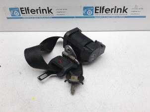 Gebruikte Veiligheidsgordel rechts-achter Saab 900 II (YS3D) 2.0 Si 16V Prijs € 40,00 Margeregeling aangeboden door Auto Demontage Elferink B.V.