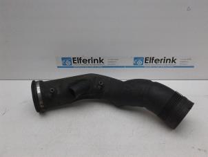 Gebruikte Intercooler Buis Saab 9-3 II (YS3F) 2.8 V6 24V Turbo Prijs € 25,00 Margeregeling aangeboden door Auto Demontage Elferink B.V.