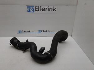 Gebruikte Intercooler Buis Saab 9-3 II (YS3F) 2.8 V6 24V Turbo Prijs € 50,00 Margeregeling aangeboden door Auto Demontage Elferink B.V.