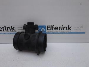 Gebruikte Luchtmassameter Saab 9000 CS 3.0 V6 24V CS,CSE Prijs € 65,00 Margeregeling aangeboden door Auto Demontage Elferink B.V.