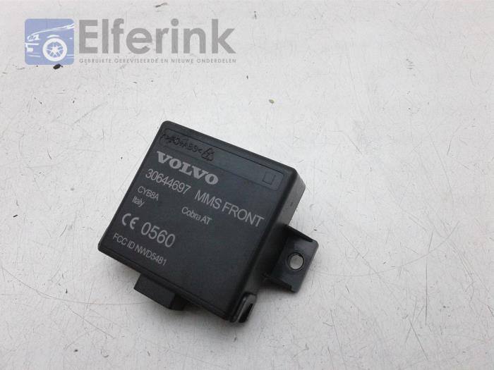 Alarm relais van een Volvo XC60 I (DZ) 2.0 D4 16V 2014