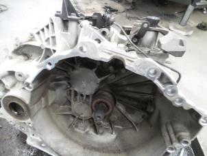 Gebruikte Versnellingsbak Volvo V40 (MV) 2.0 D3 16V Prijs € 550,00 Margeregeling aangeboden door Auto Demontage Elferink B.V.