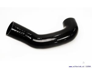 Nieuwe Intercooler Slang Saab 9-5 Prijs € 63,53 Inclusief btw aangeboden door Auto Demontage Elferink B.V.
