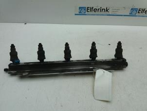 Gebruikte Injector brug Volvo 850 Estate 2.5i 10V Prijs € 100,00 Margeregeling aangeboden door Auto Demontage Elferink B.V.