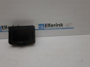 Gebruikte Display Interieur Opel Zafira (F75) 1.6 16V Prijs € 25,00 Margeregeling aangeboden door Auto Demontage Elferink B.V.