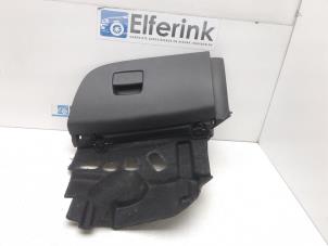 Gebruikte Dashboardkastje Opel Corsa E 1.3 CDTi 16V ecoFLEX Prijs € 25,00 Margeregeling aangeboden door Auto Demontage Elferink B.V.