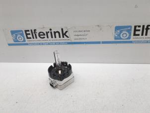 Gebruikte Xenon Lamp Saab 9-3 II Sport Sedan (YS3F) 2.0T 16V XWD Prijs € 25,00 Margeregeling aangeboden door Auto Demontage Elferink B.V.
