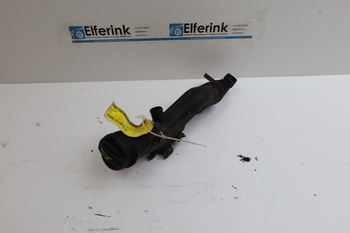 Gebruikte Oliedop Volvo S40 (MS) 2.0 D 16V Prijs € 25,00 Margeregeling aangeboden door Auto Demontage Elferink B.V.