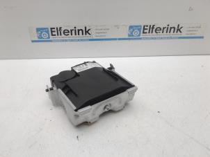 Gebruikte Telefoon Module Volvo V50 (MW) 2.0 D 16V Prijs € 65,00 Margeregeling aangeboden door Auto Demontage Elferink B.V.