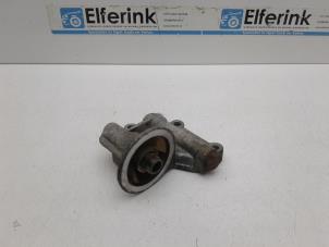 Gebruikte Oliefilterhouder Saab 9-3 I (YS3D) 2.0,S 16V Prijs € 25,00 Margeregeling aangeboden door Auto Demontage Elferink B.V.