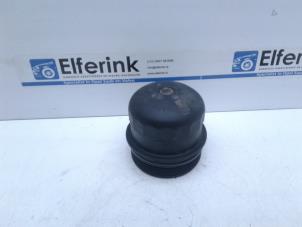 Gebruikte Oliefilter deksel Volvo V90 Cross Country (PZ) 2.0 D4 16V AWD Prijs € 25,00 Margeregeling aangeboden door Auto Demontage Elferink B.V.
