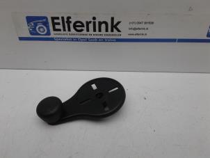 Gebruikte Raamslinger Saab 99 Prijs € 25,00 Margeregeling aangeboden door Auto Demontage Elferink B.V.