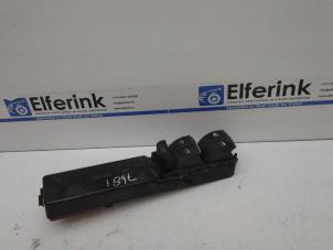 Gebruikte Raam schakelaar elektrisch Saab 9-3 II Sport Sedan (YS3F) 1.8t 16V Prijs € 50,00 Margeregeling aangeboden door Auto Demontage Elferink B.V.