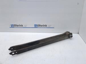 Gebruikte Reactiestang rechts-achter Saab 9-5 (YS3E) 2.3t 16V Prijs € 25,00 Margeregeling aangeboden door Auto Demontage Elferink B.V.