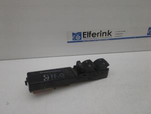 Gebruikte Raam schakelaar elektrisch Saab 9-3 II Sport Sedan (YS3F) 1.8t 16V Prijs € 50,00 Margeregeling aangeboden door Auto Demontage Elferink B.V.