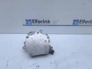Gebruikte Vacuumpomp Rembekrachtiging Volvo V60 I (FW/GW) 1.6 T3 16V Prijs € 50,00 Margeregeling aangeboden door Auto Demontage Elferink B.V.