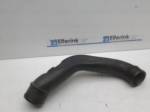 Gebruikte Intercooler Buis Saab 9-3 II (YS3F) 2.8 V6 24V Turbo Prijs € 25,00 Margeregeling aangeboden door Auto Demontage Elferink B.V.